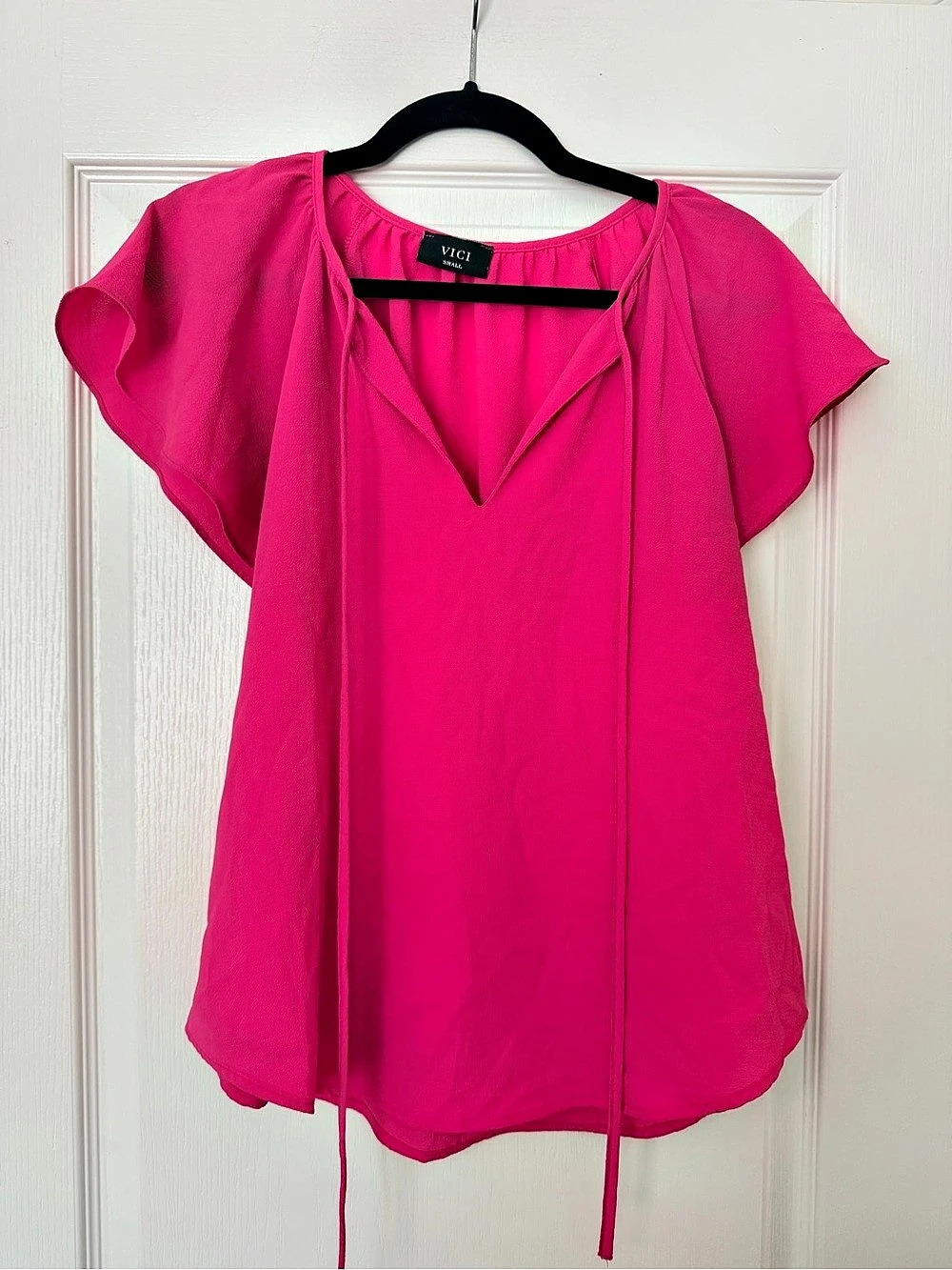 Vici Collection Pink Tie-Front Blouse Like New